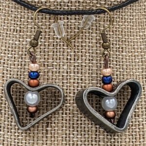 Disarm Hearts Earrings Bronze